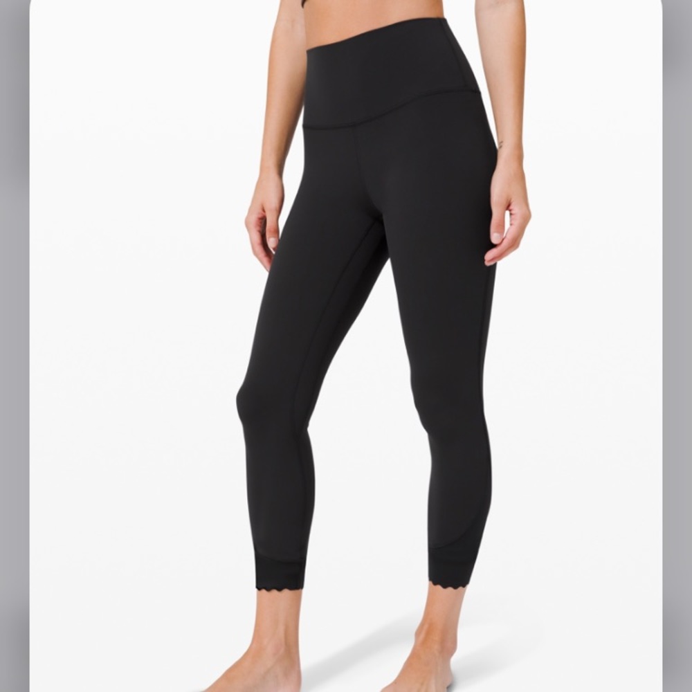 Lululemon Align Scallop in Black NWT